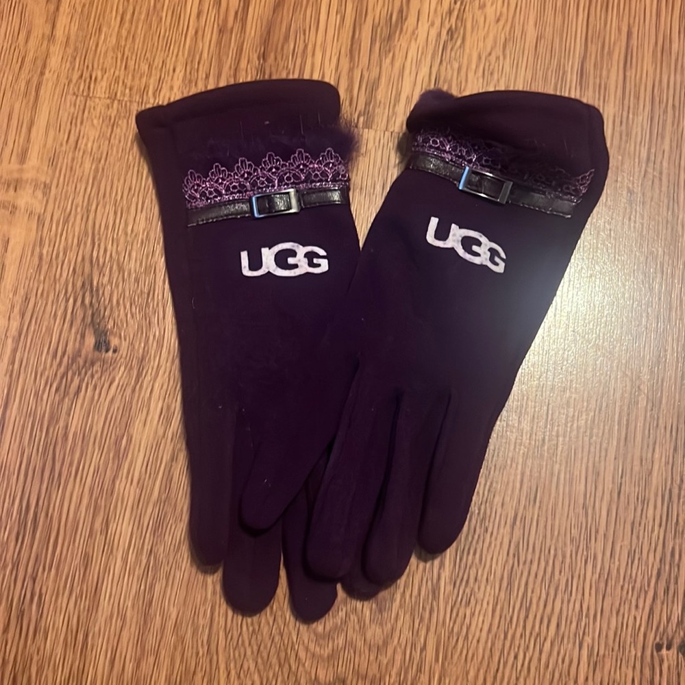 UGG Purple Gloves Women